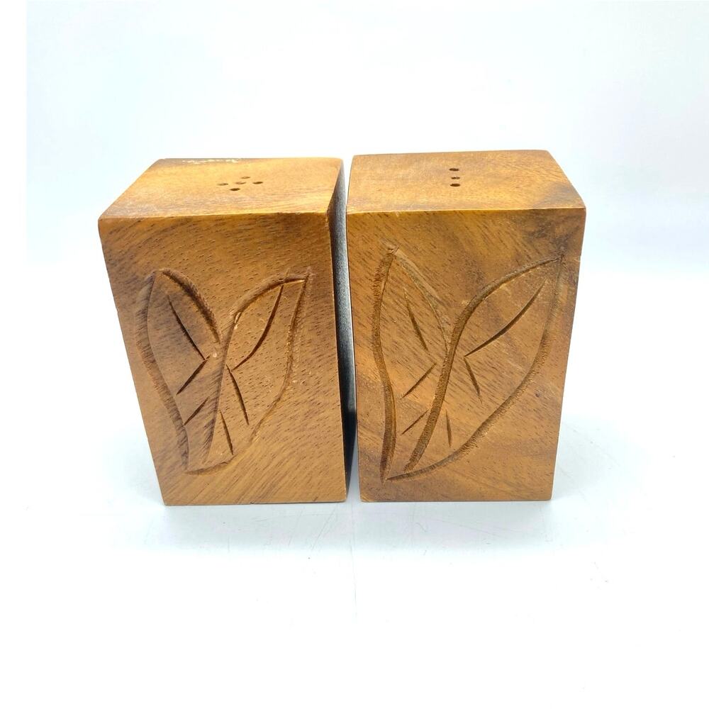 Vintage Wood Mid Century Modern Salt And Pepper Shakers ‎ Wood RusticLeaf design